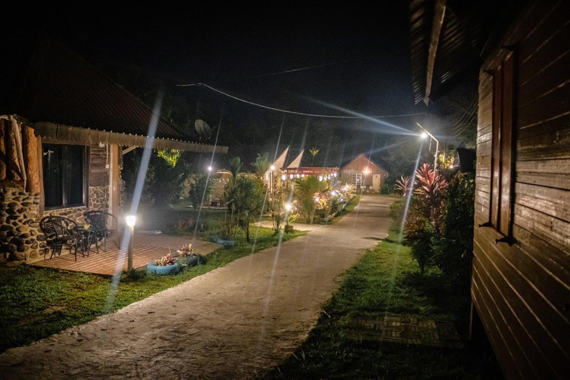 فندق Timba Garden Free Town And Jetty Transport سيمبورنا المظهر الخارجي الصورة