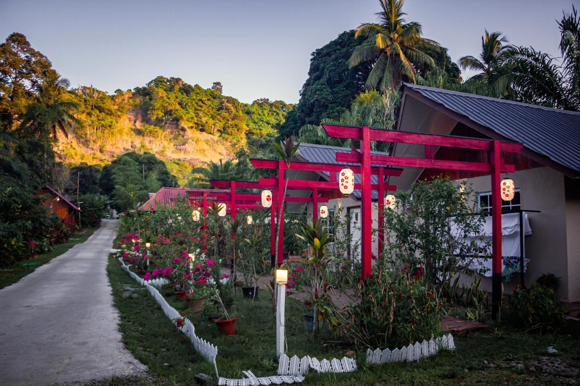 فندق Timba Garden Free Town And Jetty Transport سيمبورنا المظهر الخارجي الصورة